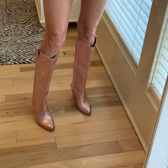 Gianni Bini Metallic pink cowgirl boots! Size 6! - Picture 3 of 8